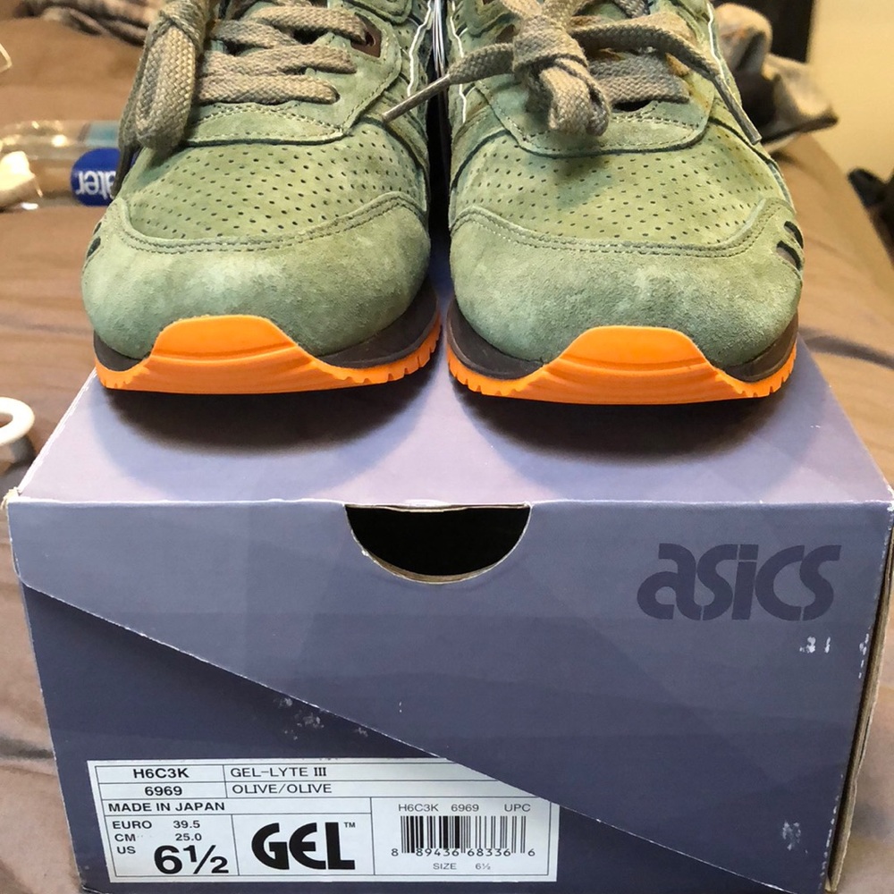 Asics ronnie fieg kith gel lyte iii in olive